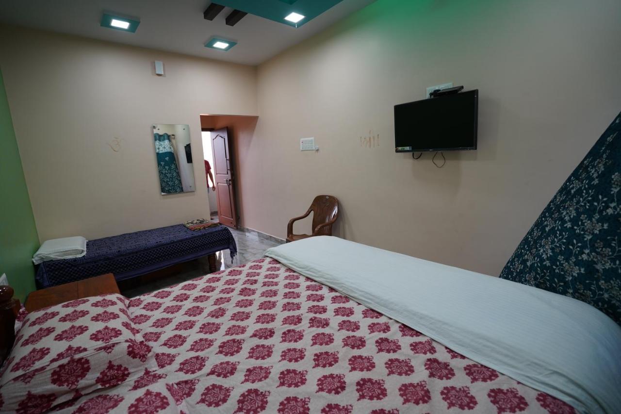 Akash Homestay Hampi Exterior photo
